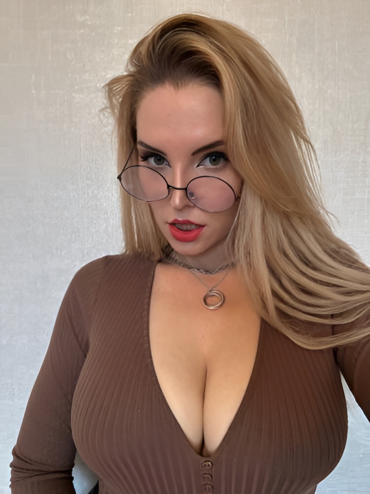 Даша привлекальеная девушка из Ясиноватой цена от 10000 руб