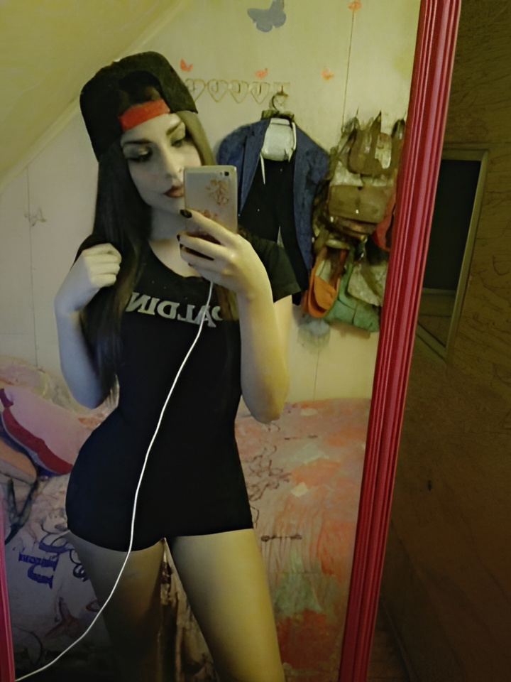 Рената привлекальеная девушка из Ясиноватой цена от 5000 руб