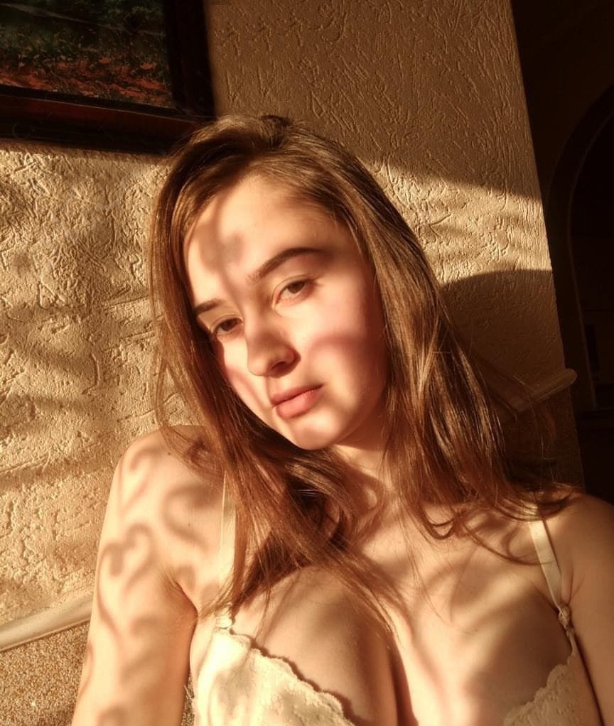 Анна привлекальеная девушка из Ясиноватой цена от 3000 руб