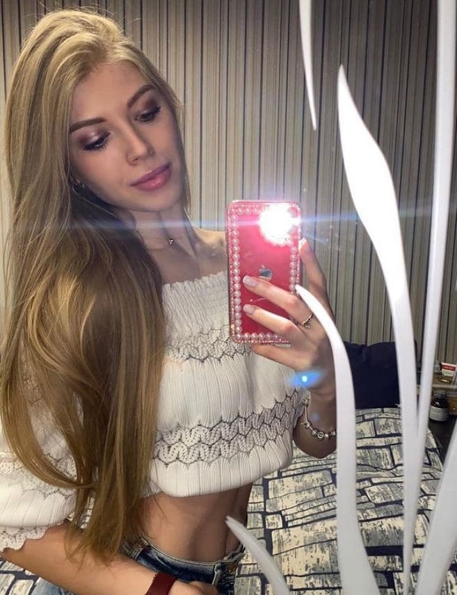 🎥 Карина привлекальеная девушка из Ясиноватой цена от 8000 руб