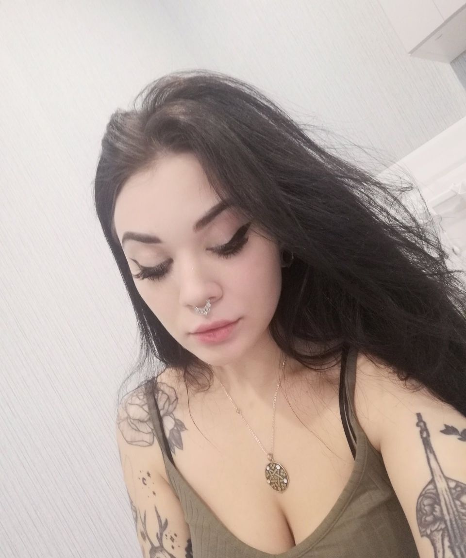 Ольга привлекальеная девушка из Ясиноватой цена от 3000 руб