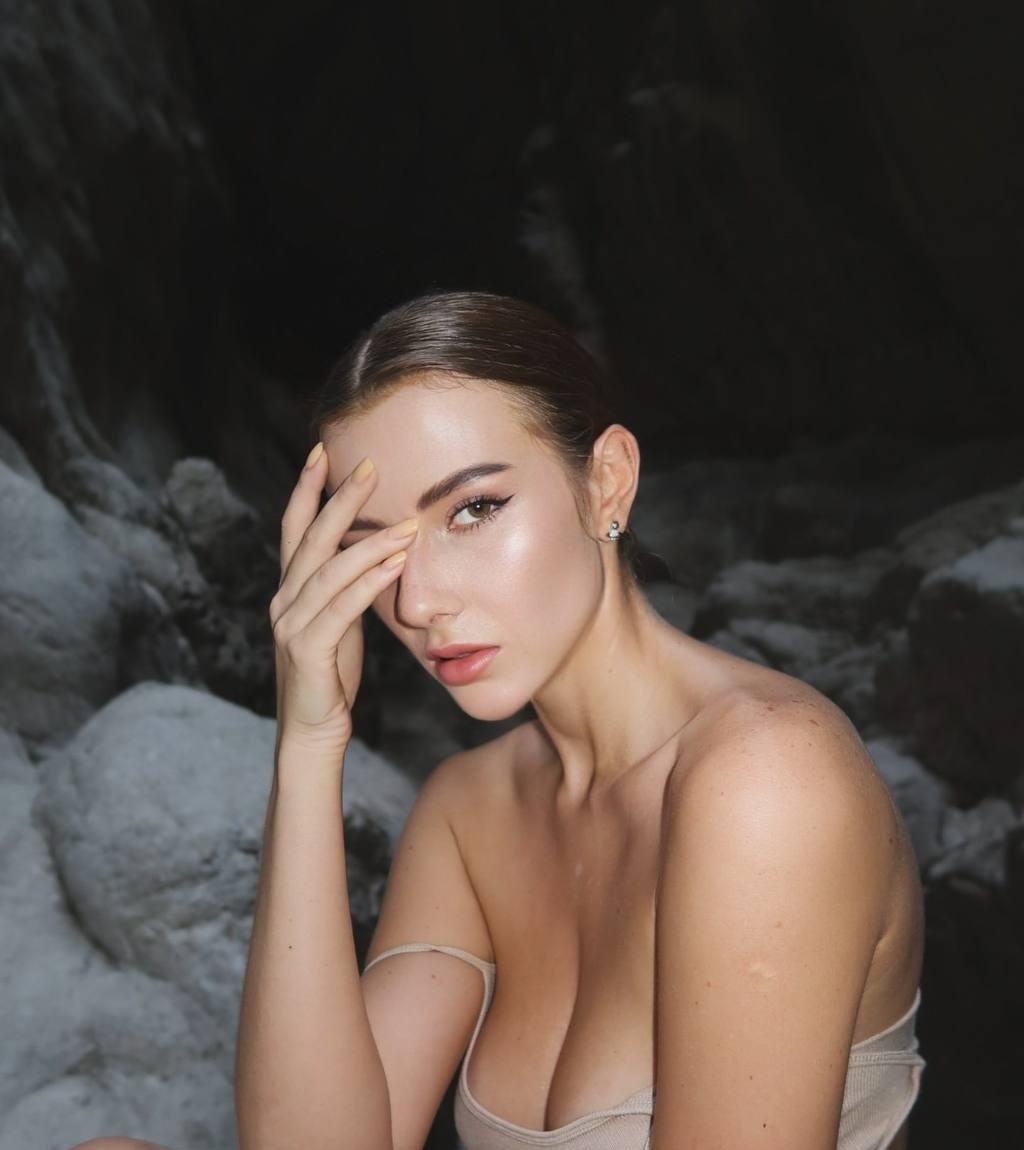 Янка привлекальеная девушка из Ясиноватой цена от 7000 руб