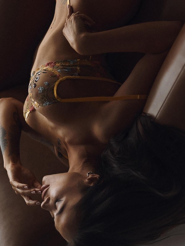 Катерина привлекательная девушка из Ясиноватой цена от 10000 руб