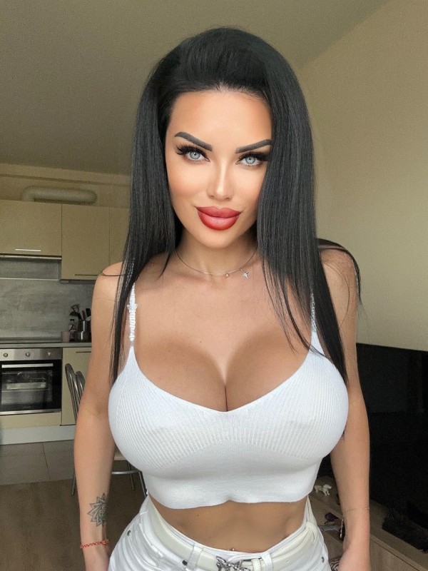 Оксана привлекательная девушка из Ясиноватой цена от 6000 руб